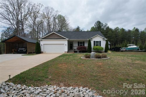 7172 Rolling Hills Dr, Sherrills Ford, NC, 28673-7774 | Card Image
