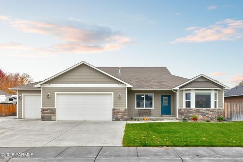 8602 W Arlington Ave, Yakima, WA, 98908-9334 | Card Image