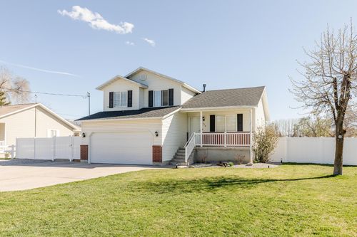 328 E 200 S, Hyrum, UT, 84319-1631 | Card Image