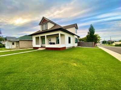 467 21 St, House detached with 4 bedrooms, 2 bathrooms and 2 parking in Fort Macleod AB | Image 2