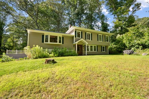 28 N Glenwoods Rd, Gales Ferry, CT, 06335-1016 | Card Image