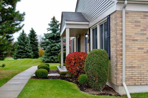 44666 Connecticut Ct, Clinton Township, MI, 48038-1075 | Card Image