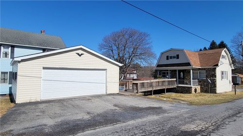 60 Strayer St, Central City, PA, 15926-1125 | Card Image