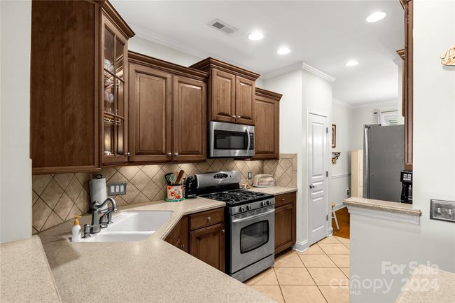 Kitchen with plenty of counter space | Image 5