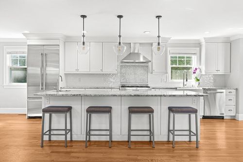 21 Willowdale Rd, Winchester, MA, 01890-4028 | Card Image