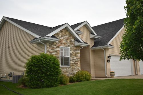 N6045 Westview Dr, Fond Du Lac, WI, 54937-5020 | Card Image