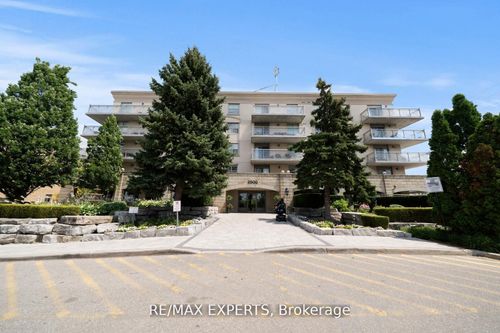 213-2500 Rutherford Rd, Concord, ON, L4K5N7 | Card Image