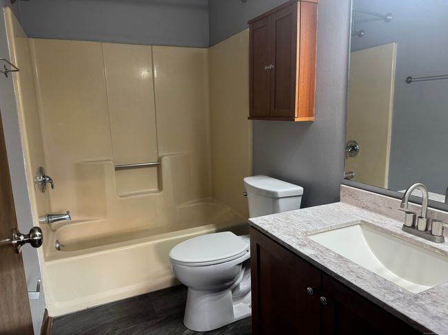 211 - 211 Skyview Dr, Condo with 2 bedrooms, 3 bathrooms and null parking in Cromwell CT | Image 12
