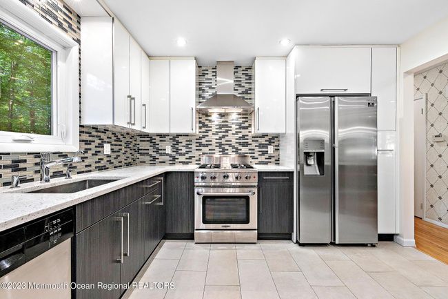 10 Edgewood Dr, House other with 5 bedrooms, 3 bathrooms and null parking in Holmdel NJ | Image 16