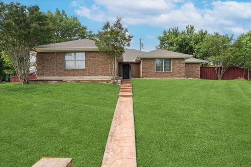 2010 Libby Ln, Grand Prairie, TX, 75050-2280 | Card Image