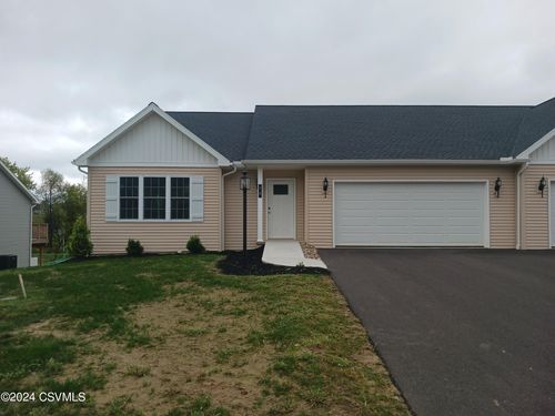 79 St Andrews Way, Selinsgrove, PA, 17870-8401 | Card Image