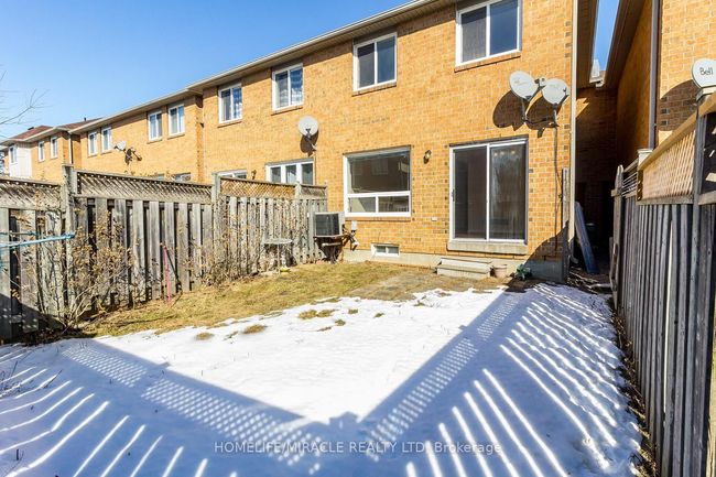 6 Sinclair Crt, Condo with 3 bedrooms, 3 bathrooms and 1 parking in Brampton ON | Image 41