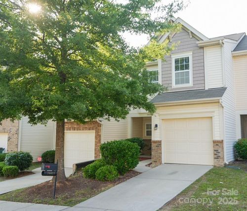 14411 Glendon Hall Ln, Charlotte, NC, 28262-1642 | Card Image