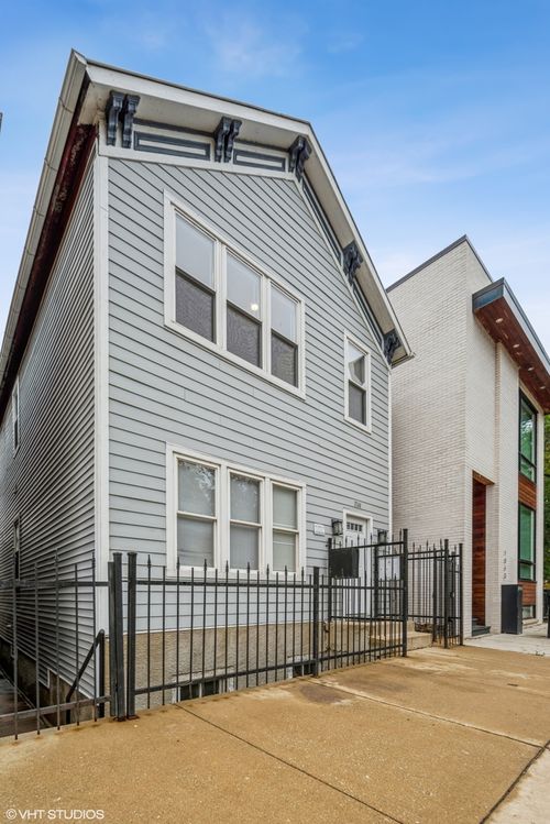 1r-1700 S Jefferson St, Chicago, IL, 60616-1237 | Card Image