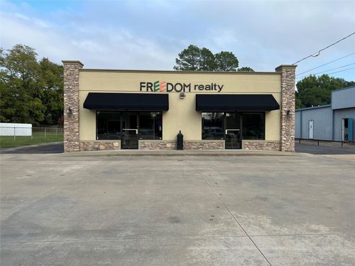 1428 S Broadway St, Sulphur Springs, TX, 75482-4831 | Card Image