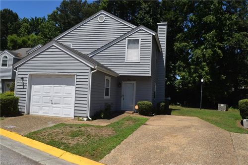 75 Madison Chase, Hampton, VA, 23666-6118 | Card Image