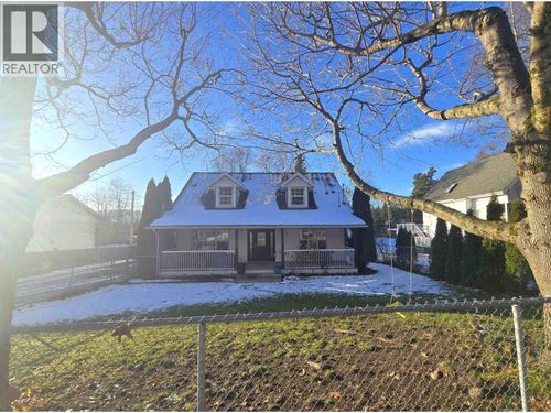 2577 Thornhill St, Thornhill, BC, V8G4Z9 | Card Image