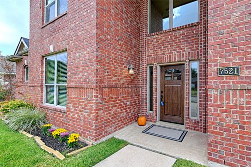 7521 Lagoon Dr, Rowlett, TX, 75088-8371 | Card Image