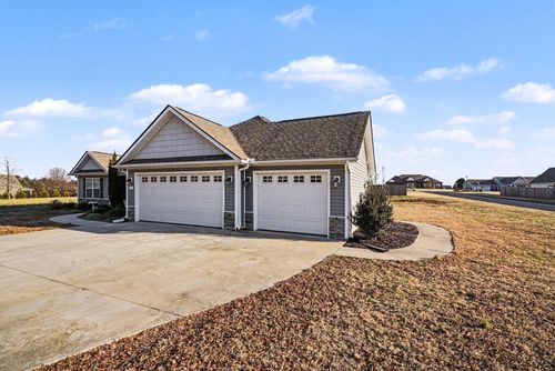 125 Apple Grove Dr, inman, SC, 29349-6256 | Card Image