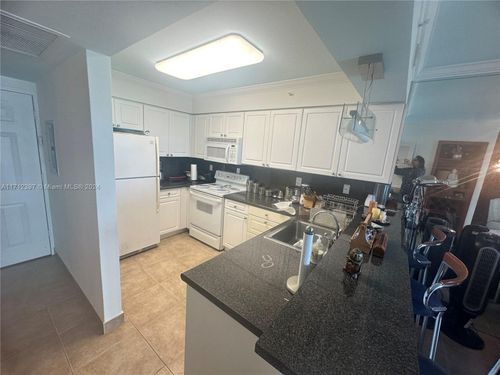 apt-809-2501 S Ocean Dr, Hollywood, FL, 33019-2611 | Card Image