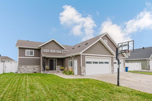 1809 42nd St S, Moorhead, MN, 56560-7162 | Card Image