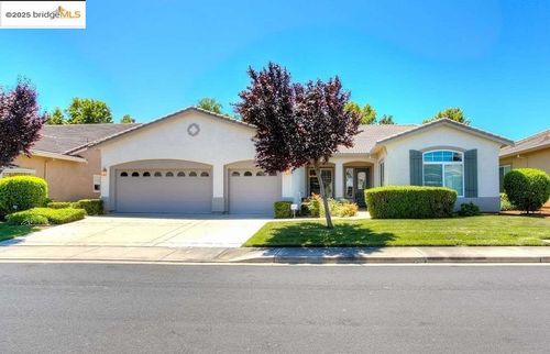 930 Suntan Ln, Brentwood, CA, 94513-6978 | Card Image