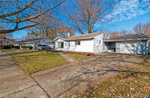 20355 Caniff St, Clinton Township, MI, 48035-4403 | Card Image