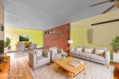 975 Little Neck Ave, North Bellmore, NY, 11710-1753 | Card Image