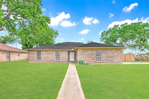 1001 N Shepherd Dr, Baytown, TX, 77520-5830 | Card Image