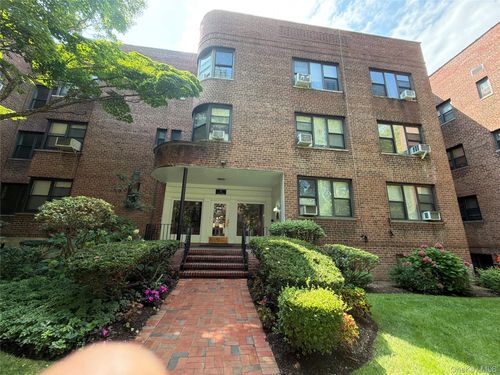 3c-15 Clent Road, North Hempstead, NY, 11021 | Card Image