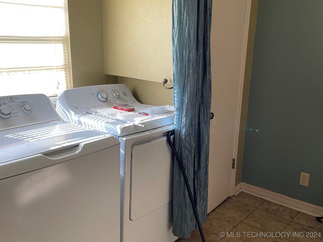1011 10 Th St, House other with 2 bedrooms, 1 bathrooms and null parking in Cushing OK | Image 17