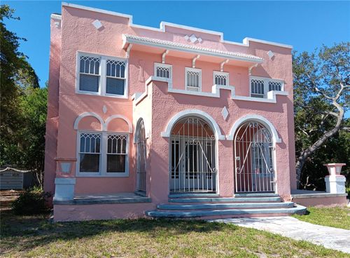 830 37th Avenue S, ST PETERSBURG, FL, 33705 | Card Image
