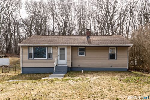 27 Linda Ave, Uncasville, CT, 06382-1722 | Card Image