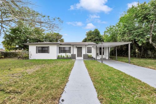 950 Ne 163rd St, North Miami Beach, FL, 33162-4462 | Card Image