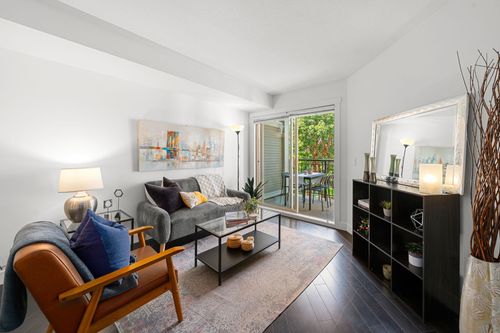 209-13555 Gateway Dr, Surrey, BC, V3T0B5 | Card Image