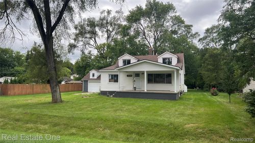 3200 Hessel Avenue, Rochester Hills, MI, 48307 | Card Image