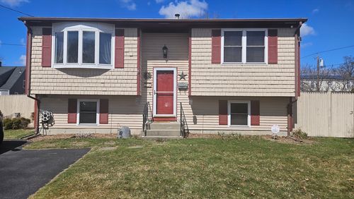 55 Birch St, Warwick, RI, 02888-3612 | Card Image
