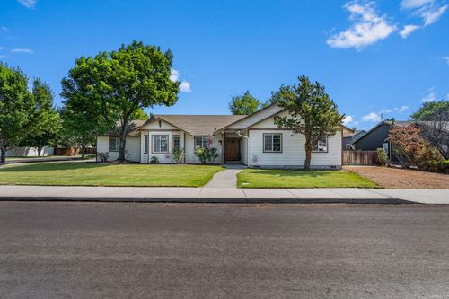 2538 Nw 15th St, Redmond, OR, 97756-1013 | Card Image