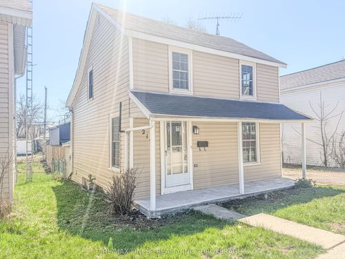 215 Brock St, Gananoque, ON, K7G1K5 | Card Image
