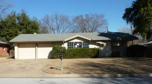 515 Lynda Lane, Arlington, TX, 76010 | Card Image