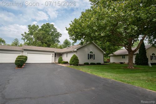 11660 Hawthorne Glen Dr, Grand Blanc, MI, 48439-1378 | Card Image