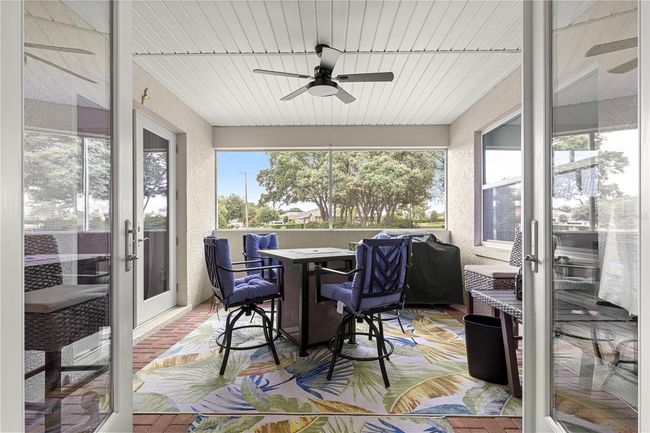 Side courtyard! | Image 22