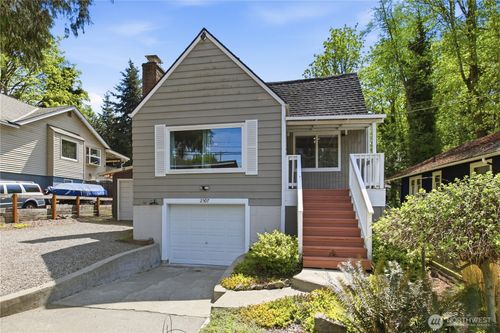 2307 Sw Myrtle Street, Seattle, WA, 98106 | Card Image