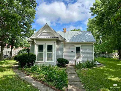 420 Chick St, Council Grove, KS, 66846-1903 | Card Image