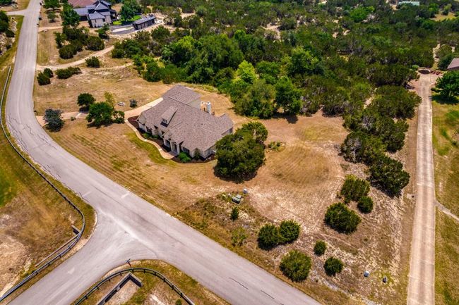 Tons of space between neighbors | Image 32