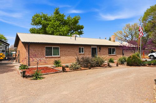 6109 Alvis Cir Sw, Albuquerque, NM, 87105-6868 | Card Image