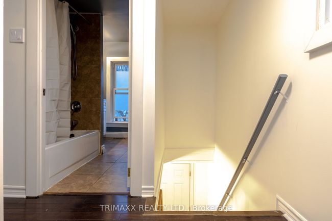 45 Chestnut St E, House other with 3 bedrooms, 2 bathrooms and 2 parking in Saint Catharines ON | Image 24