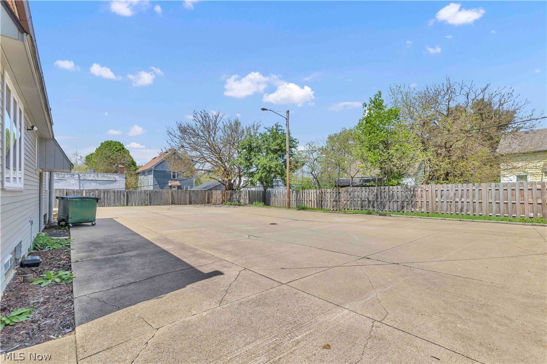 Commercial Sale in Cleveland 3