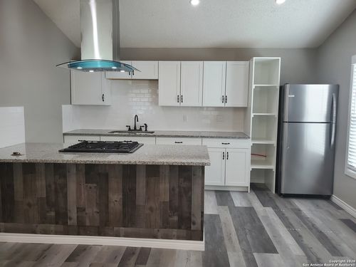 apt-7-1024 W Woodlawn Ave, San Antonio, TX, 78201-5890 | Card Image