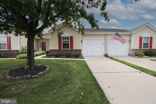 4 Clifford Dr, MOUNT LAUREL, NJ, 08054-6920 | Card Image